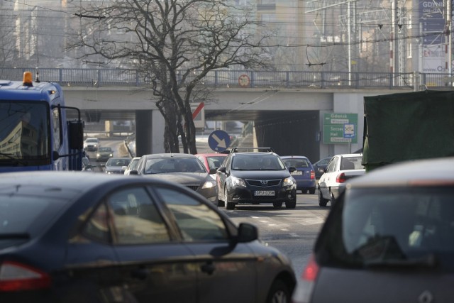 Skrzyżowanie ulic 10 lutego i Podjazd - zdjęcie ilustracyjne