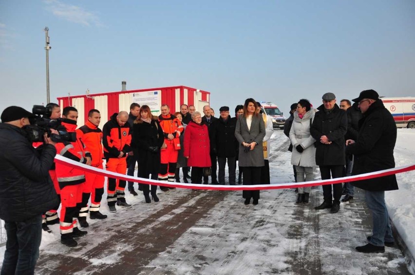 Całodobowe lądowisko dla helikopterów w Opocznie już działa. Dzisiaj nastąpiło jego oficjalne otwarcie z udziałem dyr. LPR (foto)