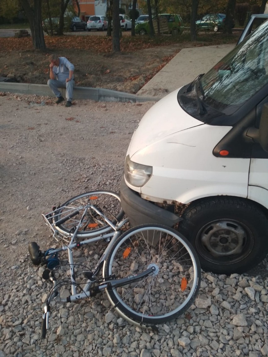 Wypadek na ulicy Jagiellońskiej w Radomsku. Potrącony 47-letni rowerzysta [ZDJĘCIA]