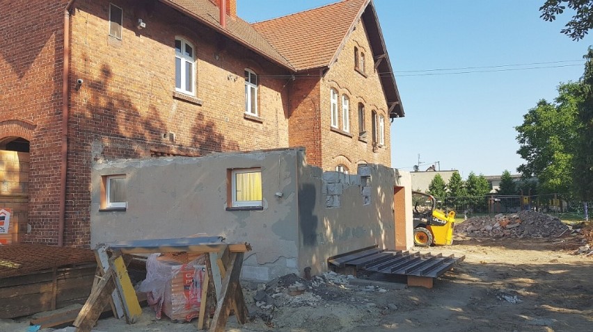 Gmina Wolsztyn: Przebudowa i remont szkoły w Tłokach