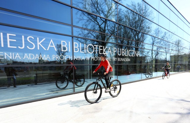 Nowa siedziba MBP w Piotrkowie jest gotowa od końcówki ubiegłego roku, ale ciągle trwa jej meblowanie i doposażanie. Otwarcie obiektu  jest planowane na 14 czerwca