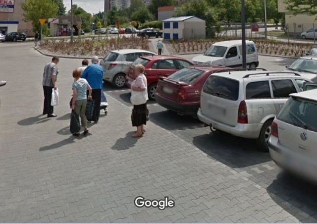 Kielczanie przyłapani przez Google Street View podczas zakupów