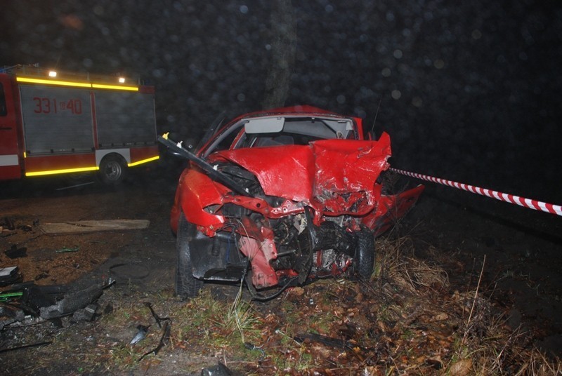 Powiat gdański. Dwóch kierowców zginęło w wypadku samochodowym