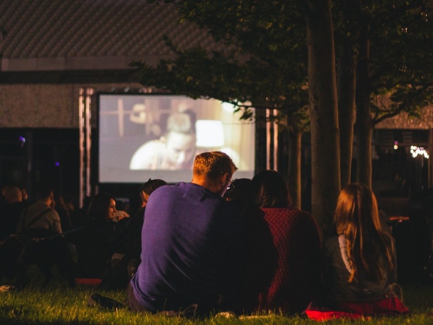 Letnie kino na tarasach Spodka i Międzynarodowego Centrum...