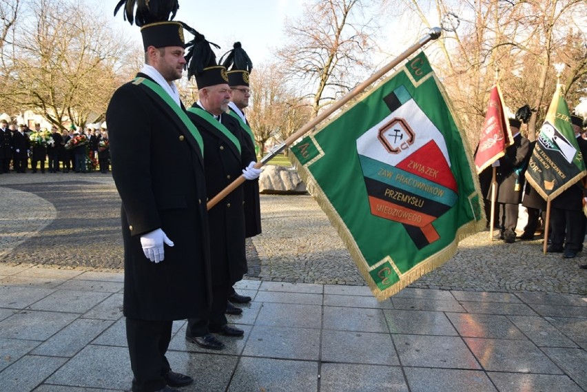 Złożyli kwiaty pod pomnikiem Jana Wyżykowskiego