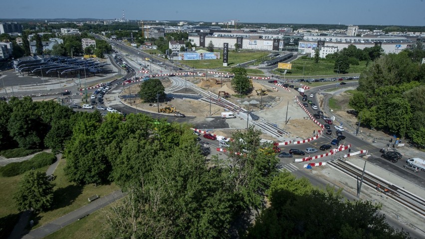 Koniec przebudowy ronda Rataje zaplanowano na marzec 2022...