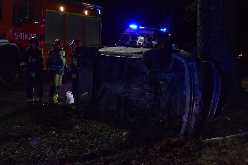 Poważny wypadek w Trzcinnie koło Szczecinka [zdjęcia]