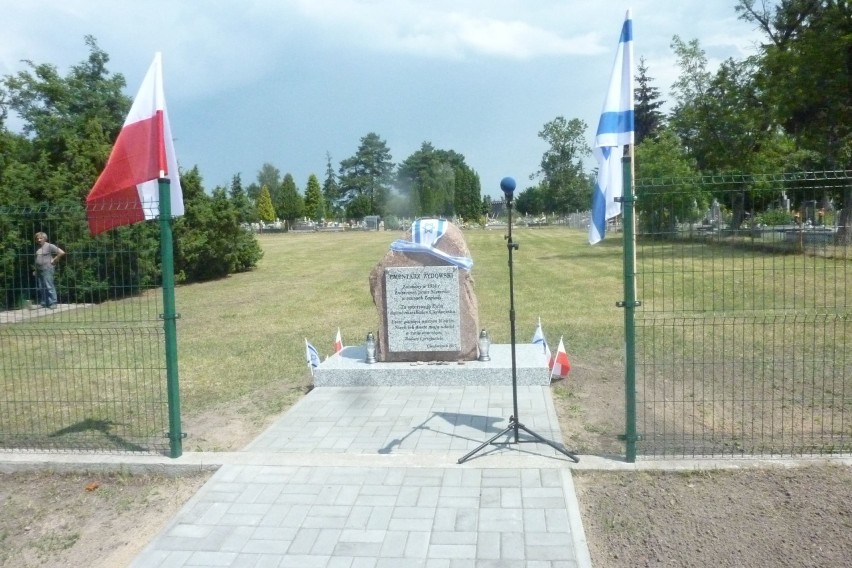 W Ciechocinku biskup i rabin wspólnie odsłonili obelisk na cmentarzu żydowskim 