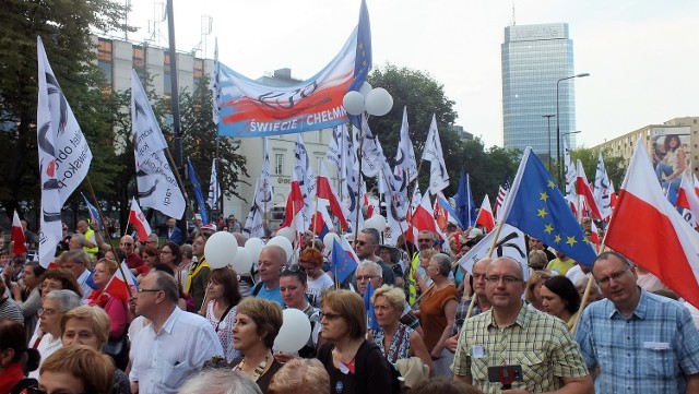 W Warszawie w marszu „Wszyscy dla wolności” wzięli też udział członkowie KOD-u ze Świecia i Chełmna.