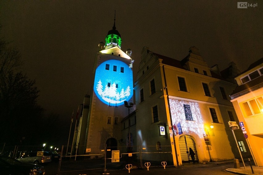 Zamek Książąt Pomorskich w Szczecinie rozświetliła świąteczna iluminacja [ZDJĘCIA] 