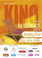 „Kino na leżakach” w sobotę 29 czerwca na Rynku w Sieradzu. Do obejrzenia film „Daddy Cool”