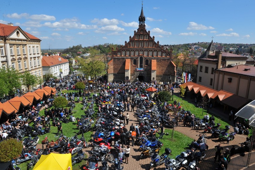 Bochnia. Najazd motocyklistów na Rynek w lany poniedziałek [ZDJĘCIA]