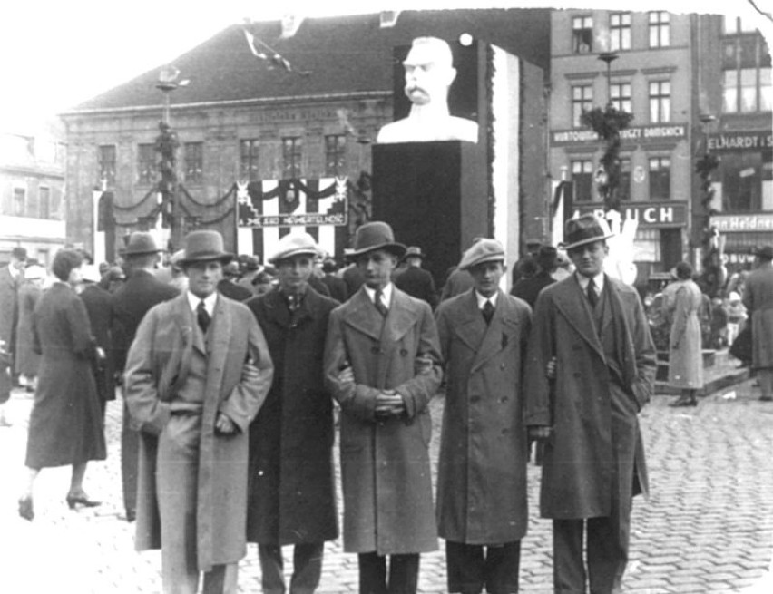 Stary Rynek, uroczystości po śmierci marszałka Józefa...