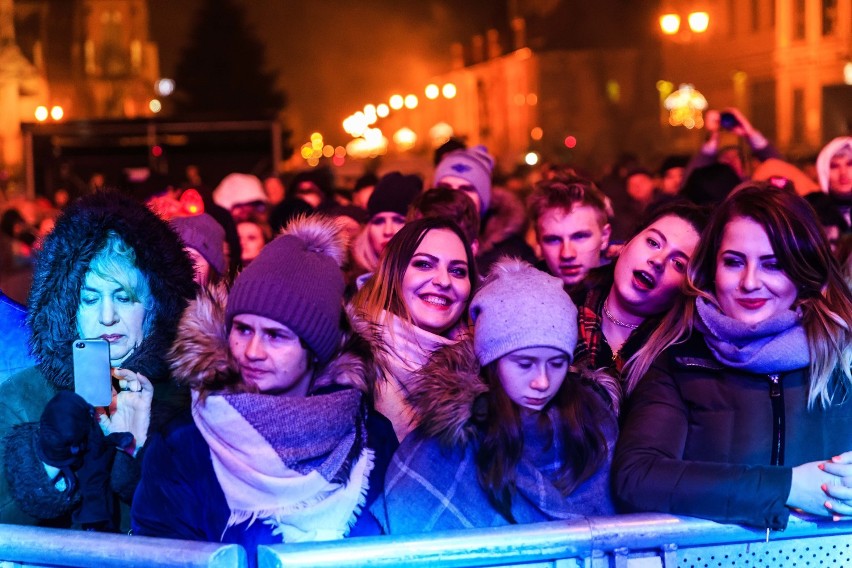 Sylwestrowa zabawa na Rynku Kościuszki rozpoczęła się o...