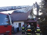 Pożar w Gdyni. Palił się dach budynku jednorodzinnego [ZDJĘCIA, WIDEO]