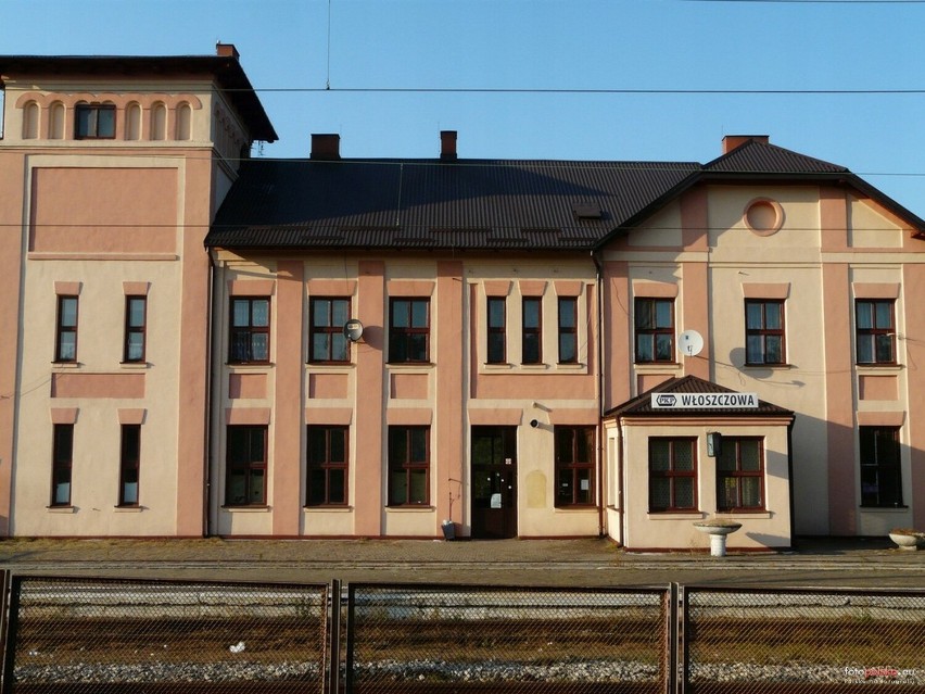 Dworzec kolejowy we Włoszczowie.