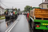 Protest rolników w Wawrzeńczycach na drodze krajowej 79. Domagają się poprawy warunków i ochrony polskiej żywności [ZDJĘCIA]