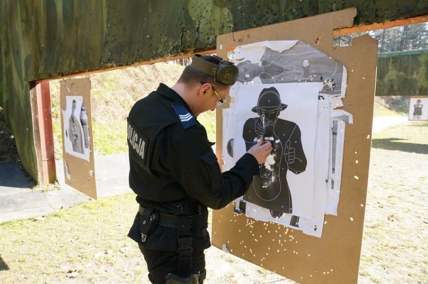 Policjanci na strzelnicy Orzesze - Woszczyce