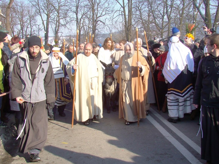 Tradycja misteriów pasyjnych w Kalwarii Zebrzydowskiej sięga...