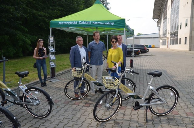 Do korzystania z miejskiego roweru zachęca prezydent Jastrzębia, Anna Hetman.