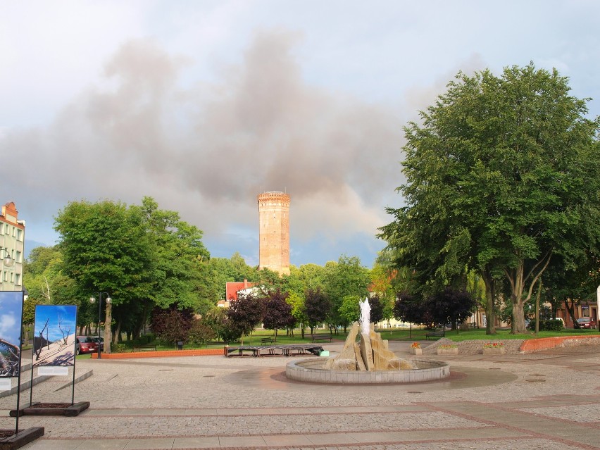 Pożar widziany z centrum miasta.