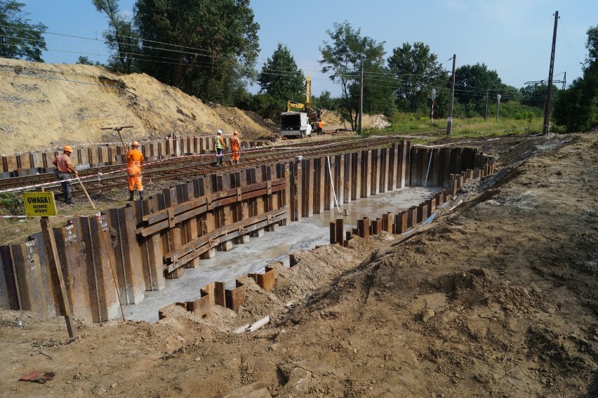 Trwa budowa nowego wiaduktu w Nędzy