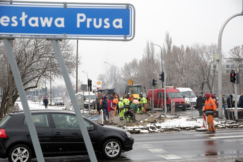 Lublin. Po ul. Prusa dalej z utrudnieniami. Ale przynajmniej autobusy wracają na swoje trasy