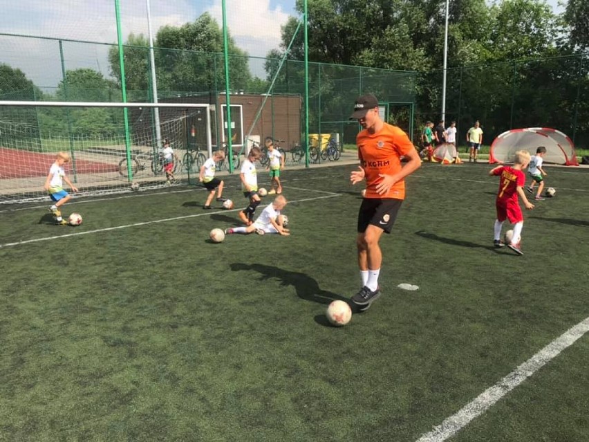Krotoszyn: Wychowanek Akademii Talentów Igor Orlikowski  zarażał pasją do futbolu młode pokolenie