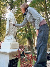 Ratujmy zabytkowe pomniki cmentarza w Pabianicach