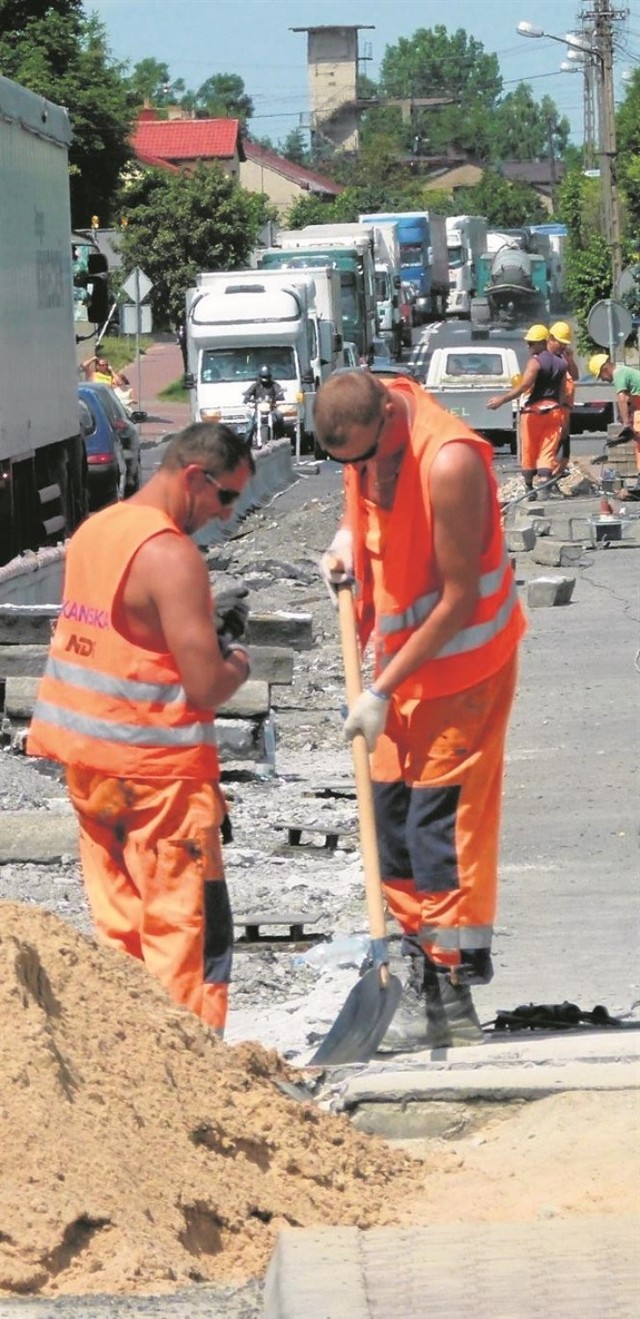 W ubiegłoroczne wakacje, podczas remontu mostu w ciągu DK12, w Sulejowie tworzyły się kilkukilometrowe korki