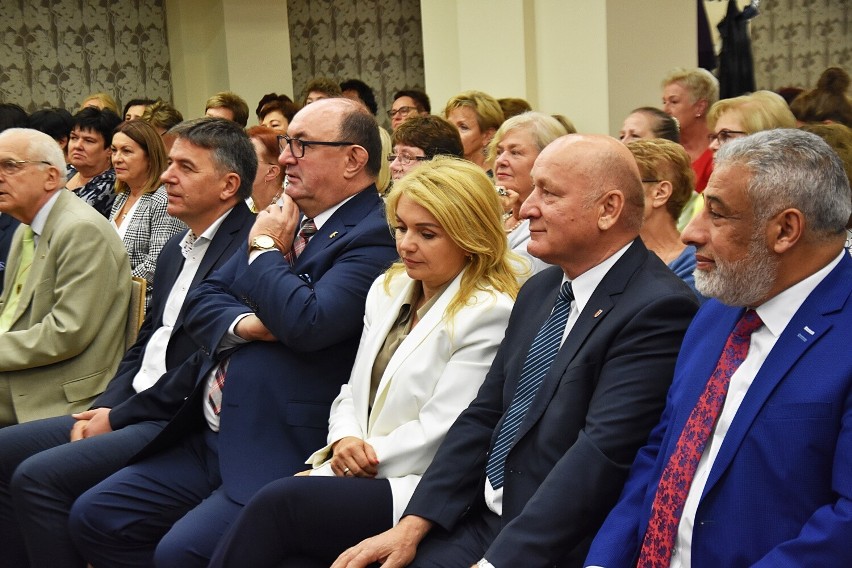 W sali Oleśnickiej Biblioteki Publicznej odbyły się...