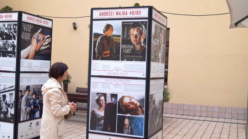 Wyjątkowa wystawa zdjęć Andrzeja Wajdy w bydgoskiej Bibliotece Głównej [zdjęcia, wideo]