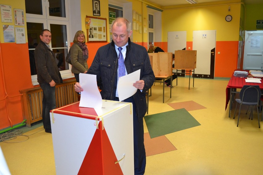 Sławomir Neumann głosował w Rokocinie