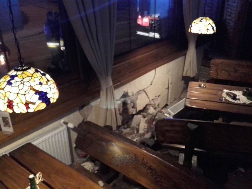 Golf uderzył w budynek pizzerii przy ulicy Raciborskiej