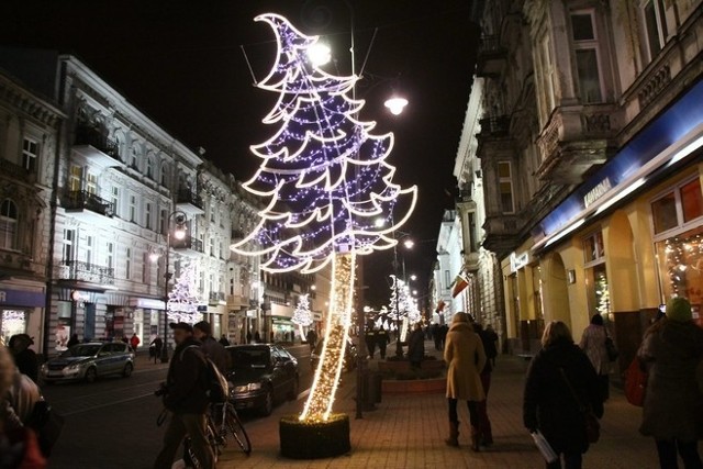Świąteczne iluminacje na ulicach miast zachwycają mieszkańców co roku