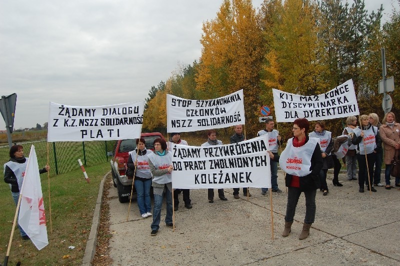 Kwidzyn: Związkowcy protestowali przeciwko dyscyplinarnym zwolnieniom 6 pracownic Plati Polska