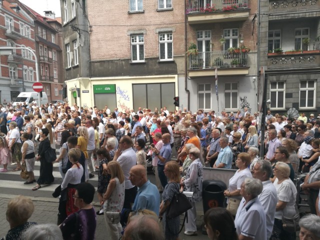 Przez centrum Katowic przeszła procesja Bożego Ciała