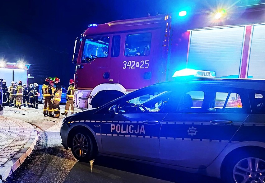 Groźny wypadek w ciemnościach. Auta zderzyły się przy moście św. Kingi w Starym Sączu