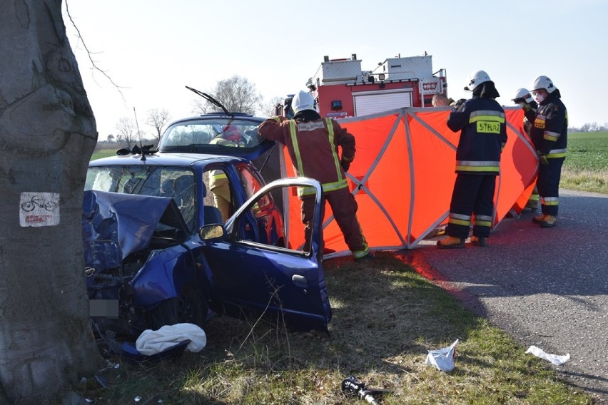 Wypadek pod Śremem. Na miejsce wezwano śmigłowiec Lotniczego...