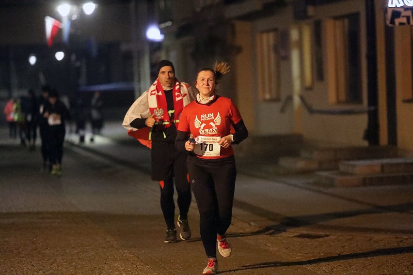 Legnicki Bieg Niepodległości. Pobiegło kilkaset osób, zobaczcie zdjęcia