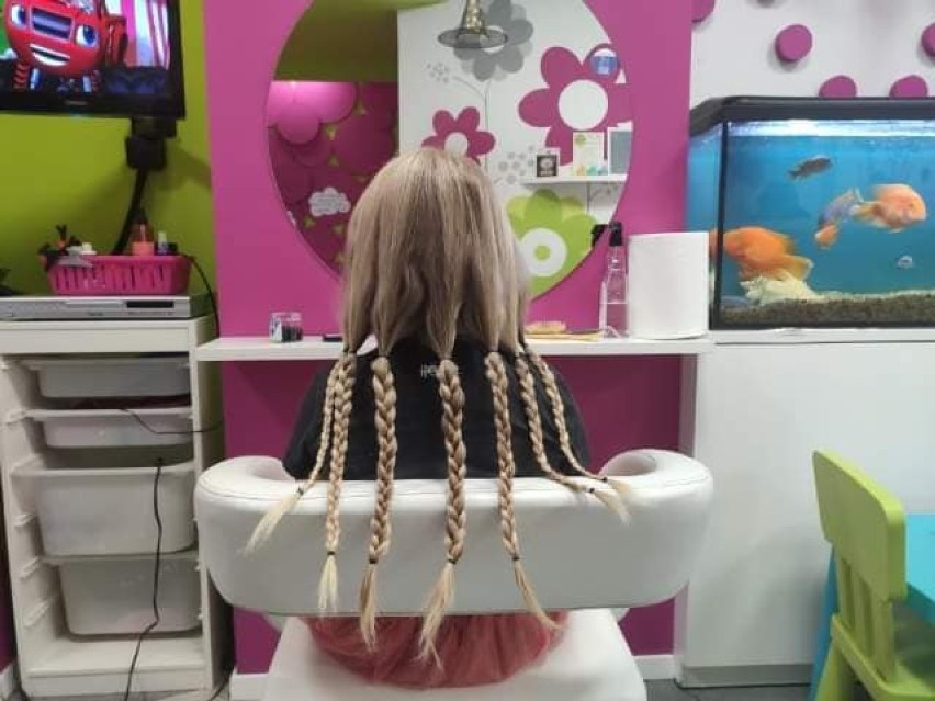 7-latka z Kołobrzegu już drugi raz oddała swoje włosy na peruki dla chorych dzieci