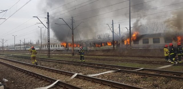 Pożar wagonów kolejowych w Krakowie, do którego doszło 1 kwietnia