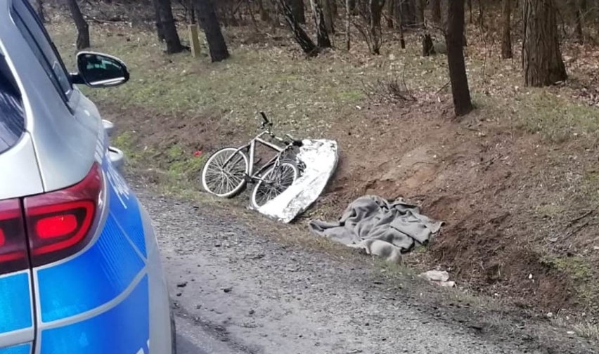 Gm. Gomunice. Wypadek na DK 91 w Kolonii Borowiecko. Nie żyje potrącony rowerzysta