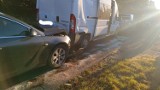 Zderzenie trzech aut w Waliszewie. Do zdarzenia doszło na drodze wojewódzkiej
