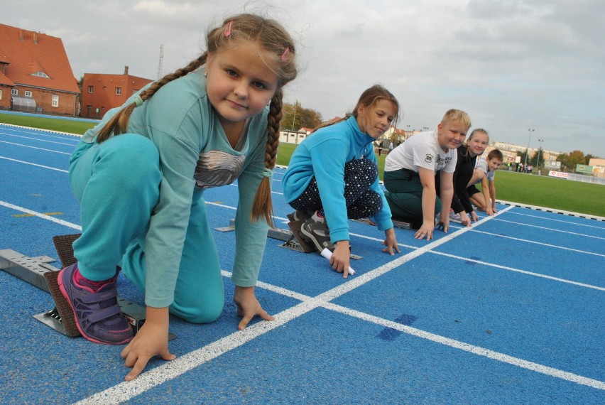 Czwartki lekkoatletyczne po raz pierwszy po bieżni...