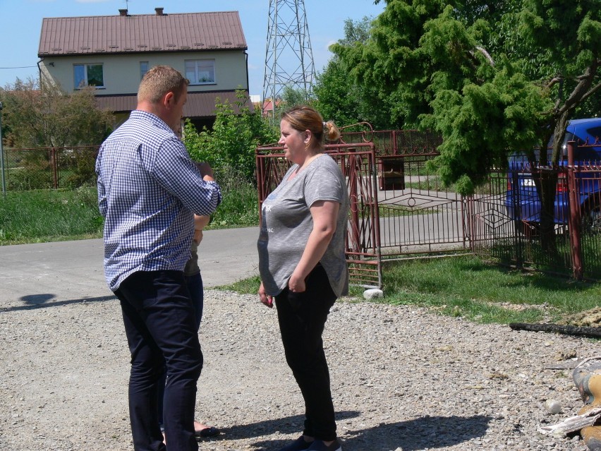 W Sandomierzu ruszył łańcuch pomocy dla rodziny, która w pożarze straciła dom. Ty też możesz pomóc!