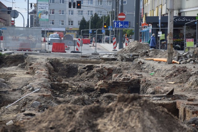 Ulica Chrobrego skrywała też m.in. fundamenty XIX-wiecznych kamienic.