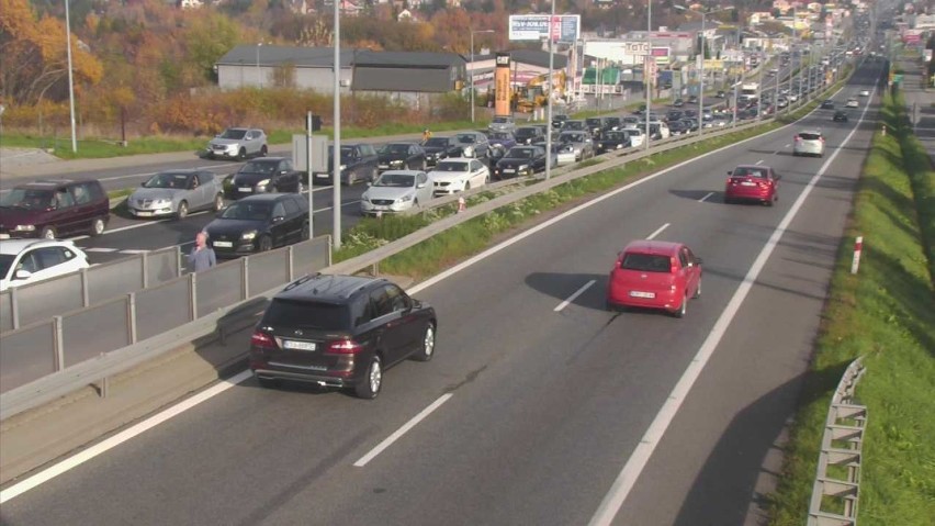 Aktualizacja, godz. 9:45
Pożar samochodu osobowego pomiędzy...