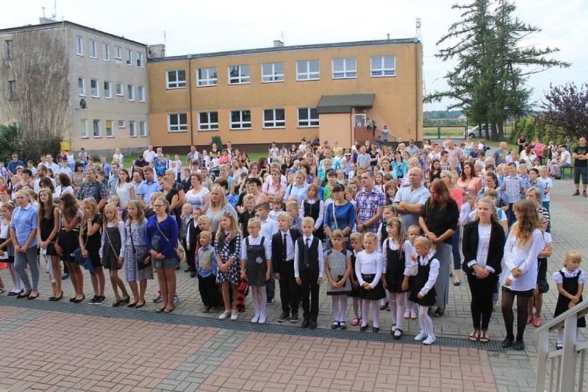 Zespół Szkół W Starzynie, rozpoczęli nowy rok szkolny...