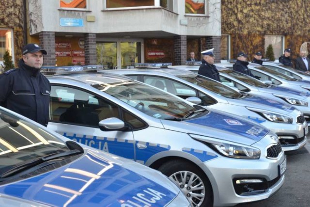 Sześć nowych radiowozów otrzymali policjanci z powiatu pleszewskiego
